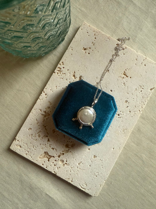 Lunaria Aura Necklace