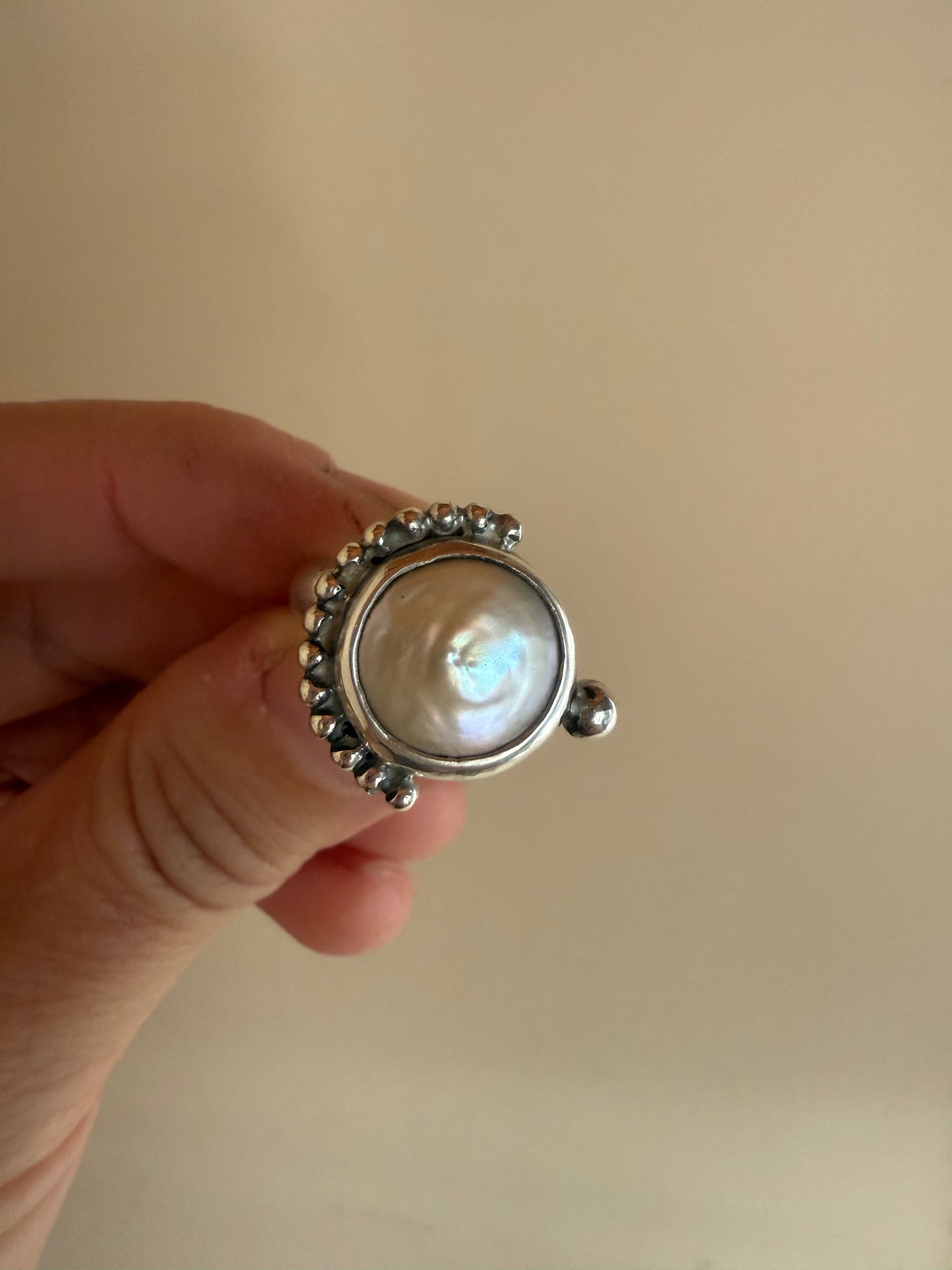 Lunaria Ring I – Mother of Pearl & Silver, Size 55