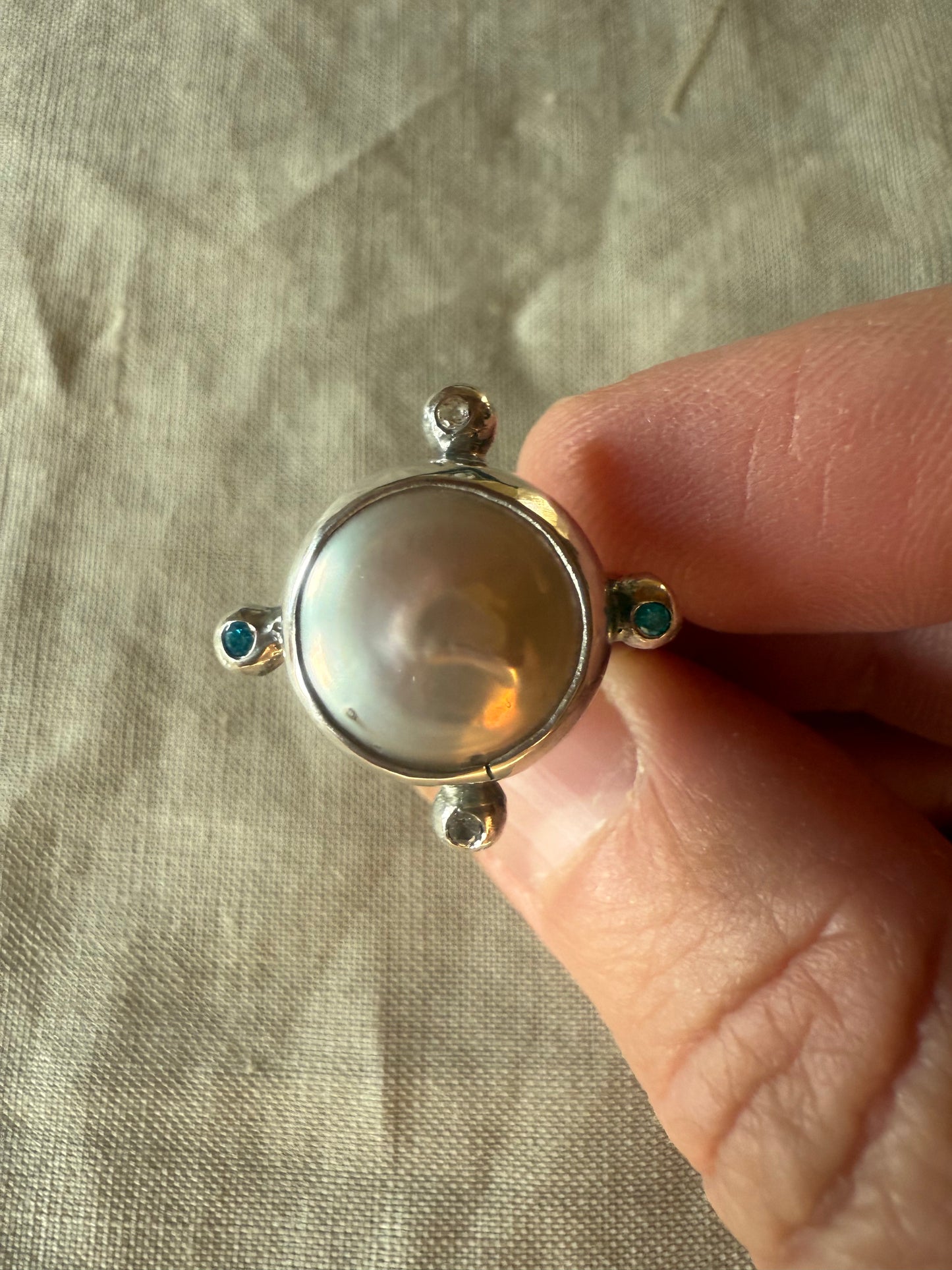 Lunaria Ring II – Mother of Pearl & Topaz, Size 50