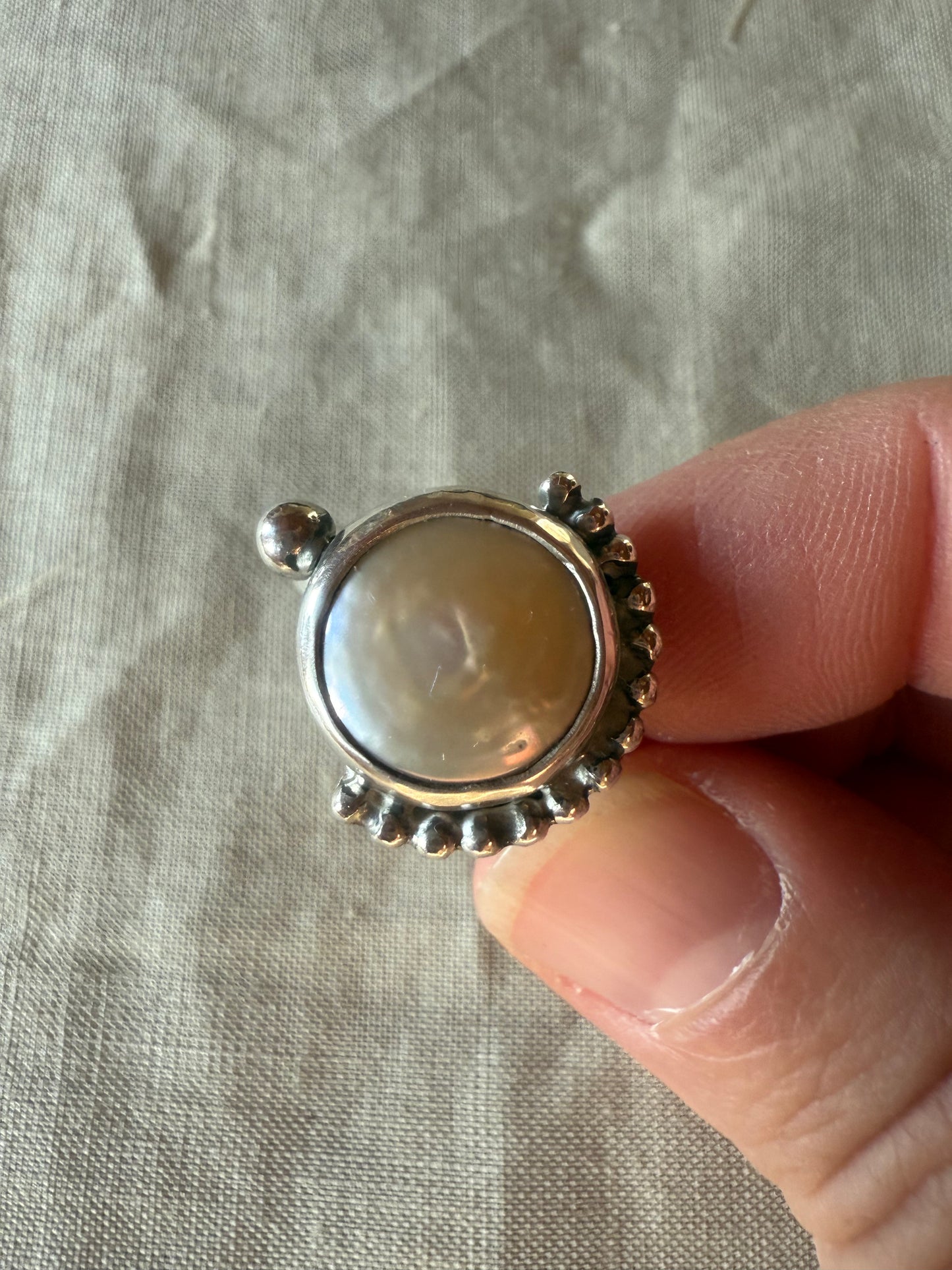 Lunaria Ring I – Mother of Pearl & Silver, Size 55