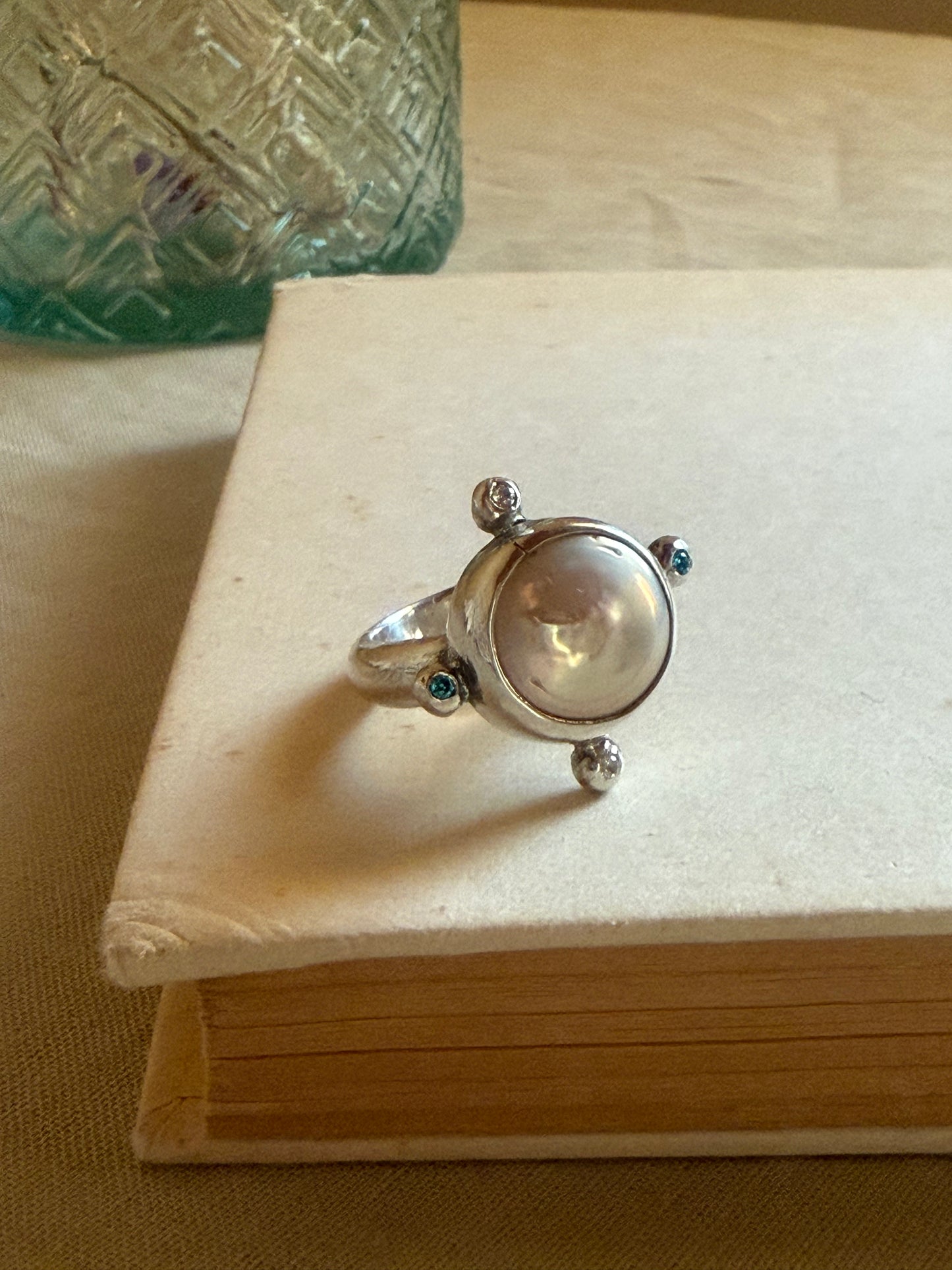 Lunaria Ring II – Mother of Pearl & Topaz, Size 50