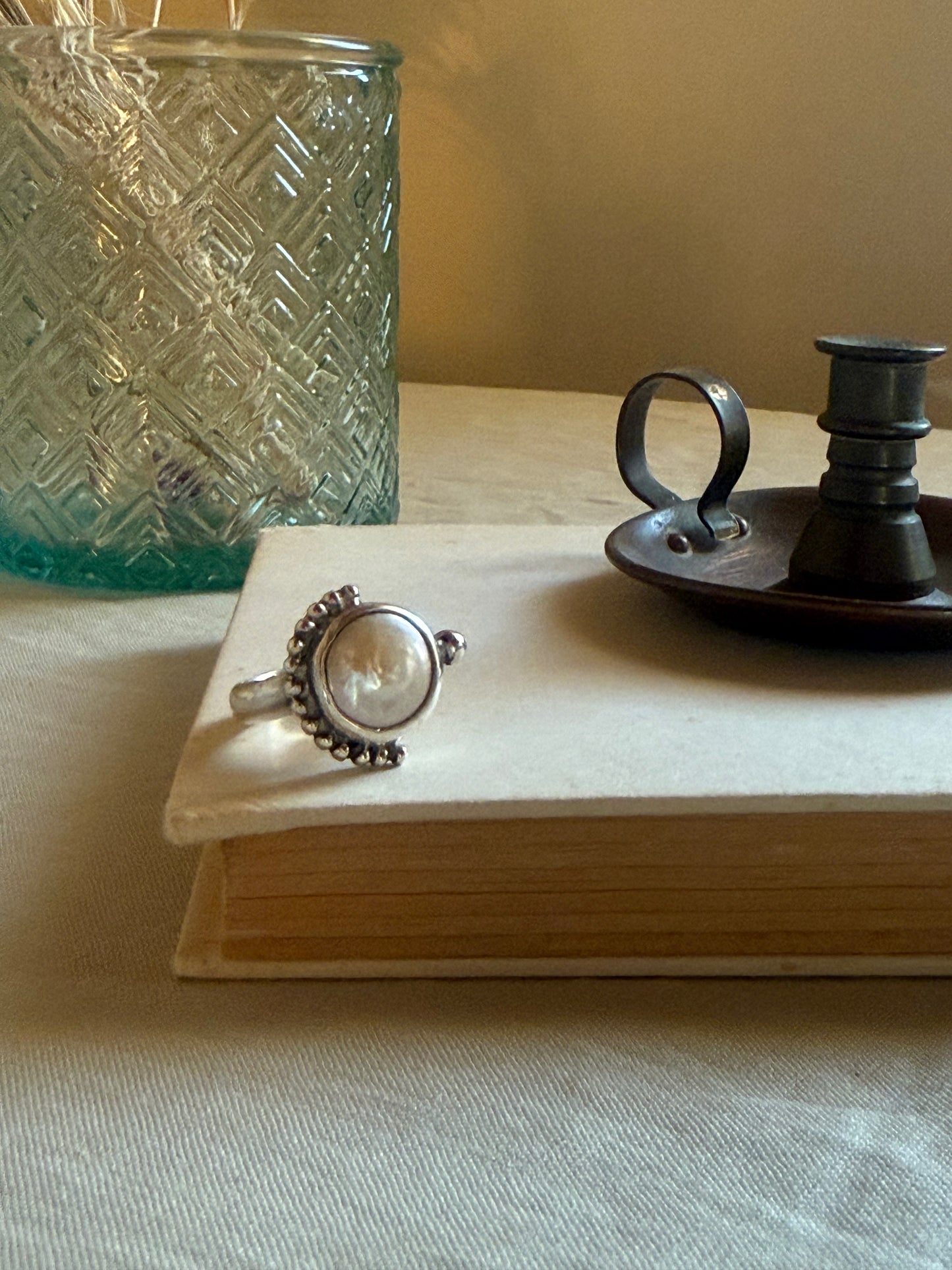 Lunaria Ring I – Mother of Pearl & Silver, Size 55