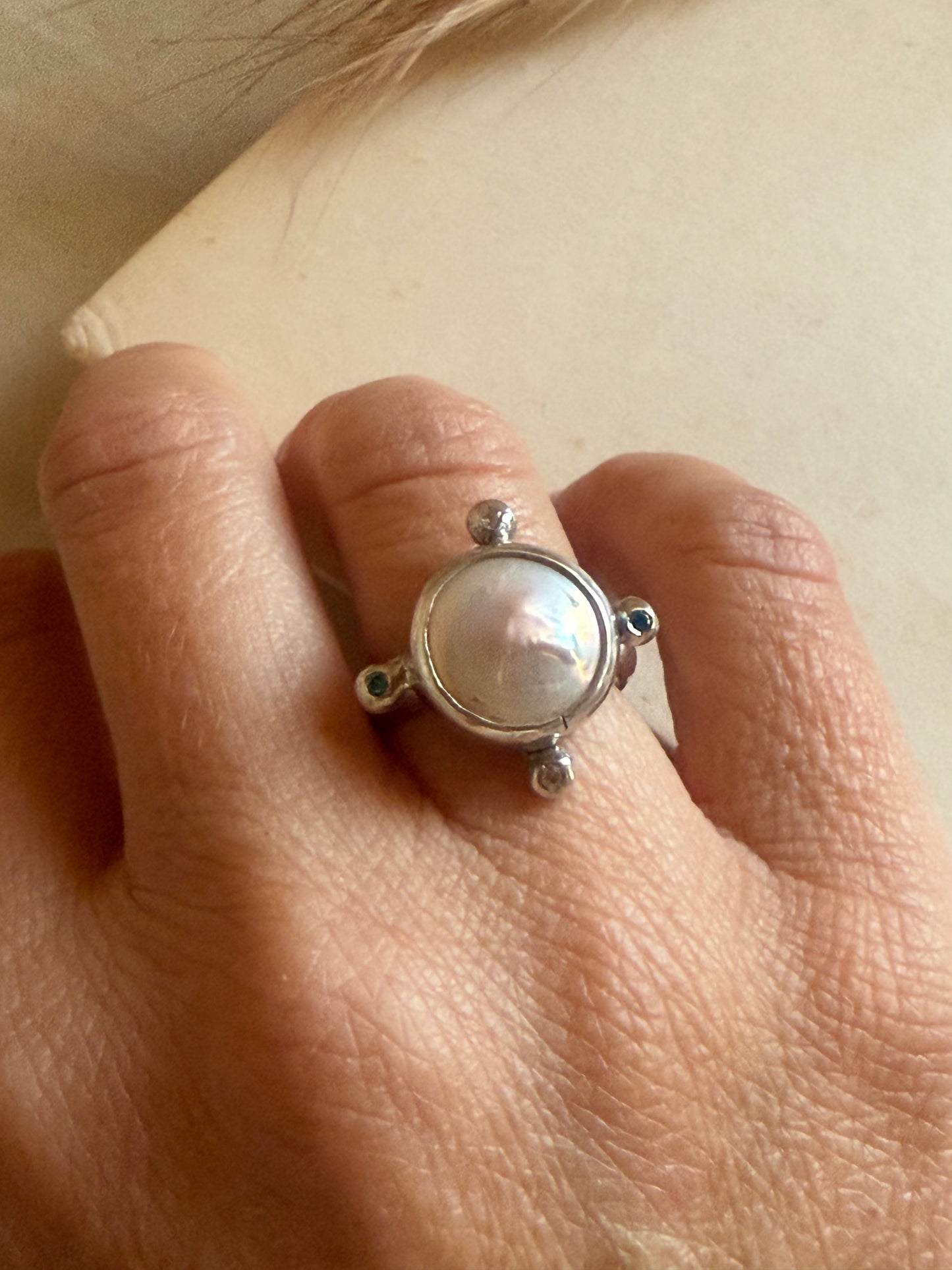 Lunaria Ring II – Mother of Pearl & Topaz, Size 50