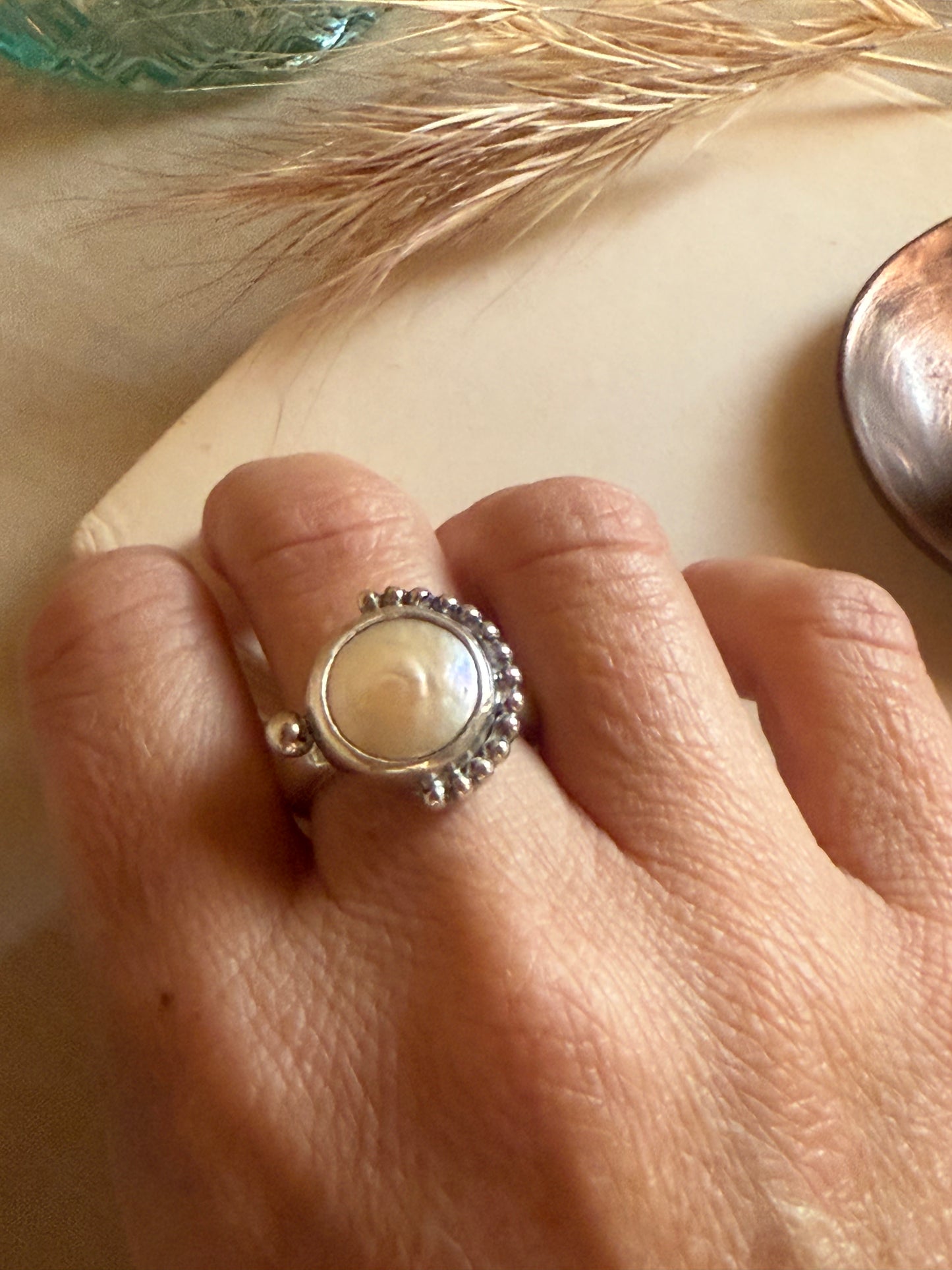 Lunaria Ring I – Mother of Pearl & Silver, Size 55