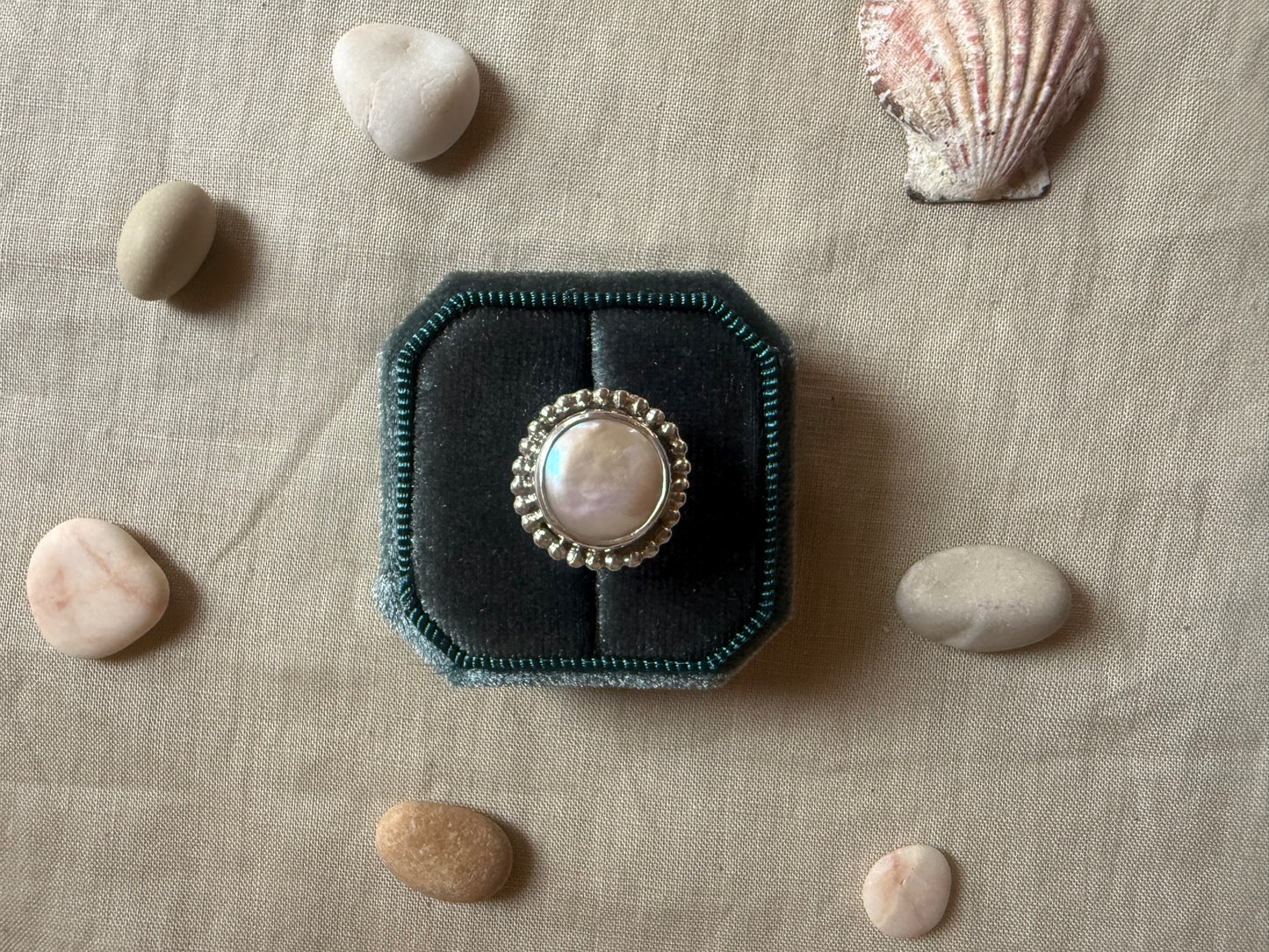 Lunaria Ring III – Mother of Pearl & Silver, Size 52