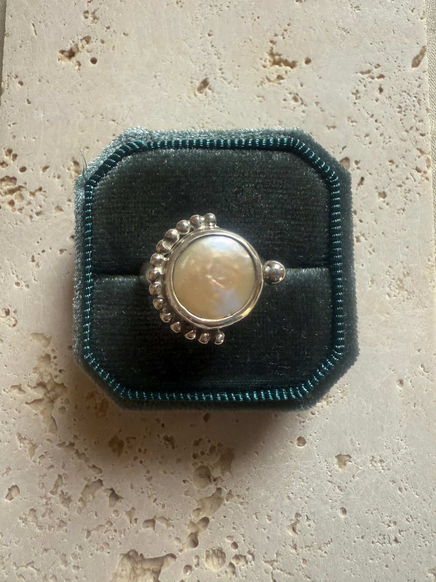 Lunaria Ring I – Mother of Pearl & Silver, Size 55